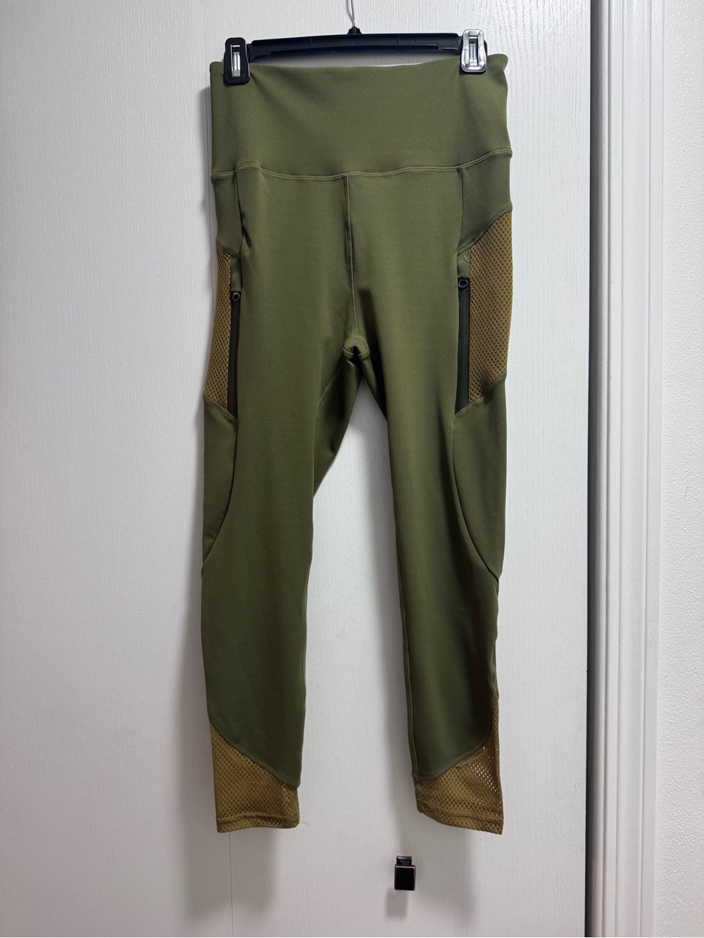 Olive Green Performance Leggings with Mesh Pockets